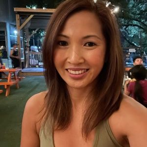 Meet your Posher, Leslie